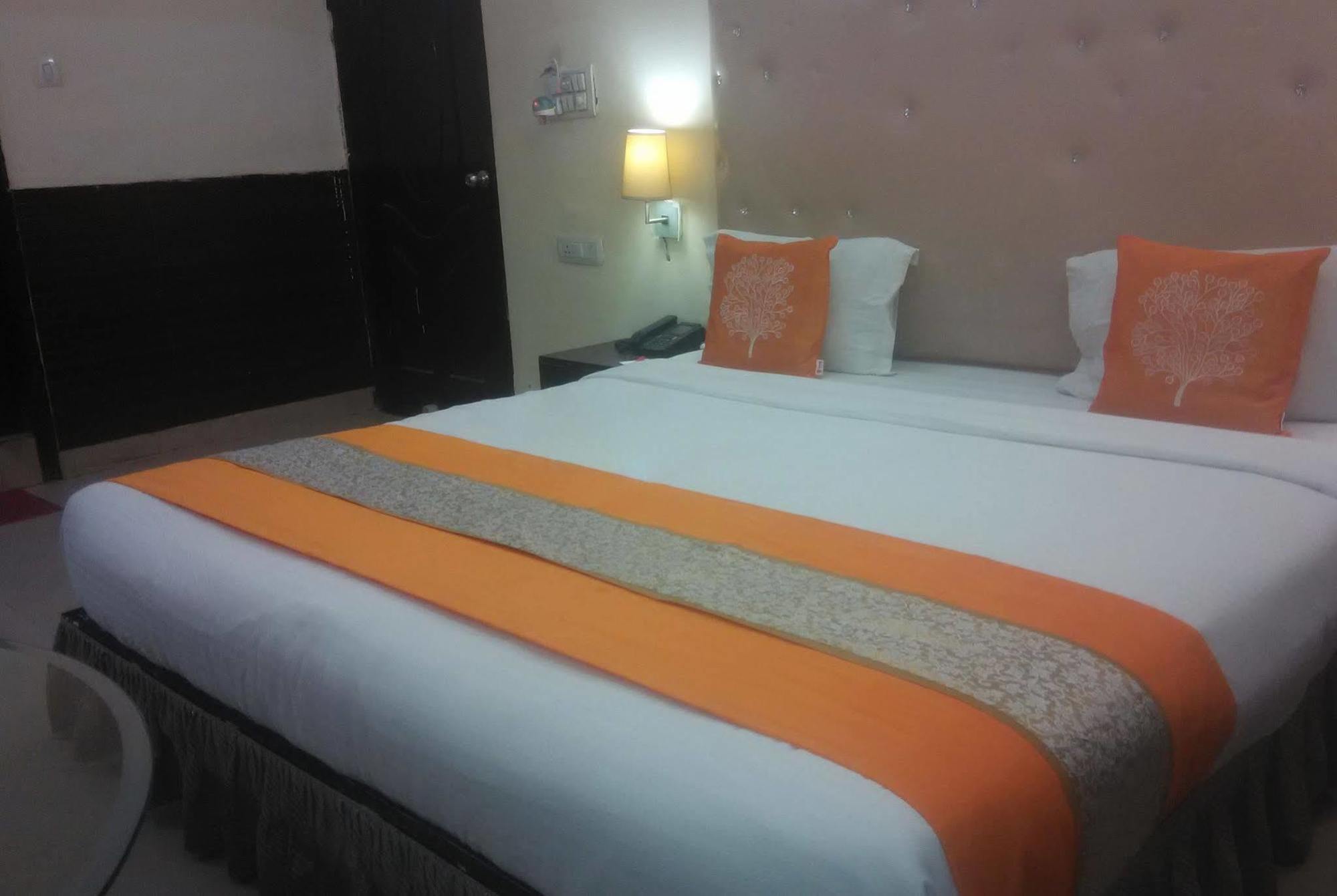 Lazeez Hotel New Delhi Exterior foto